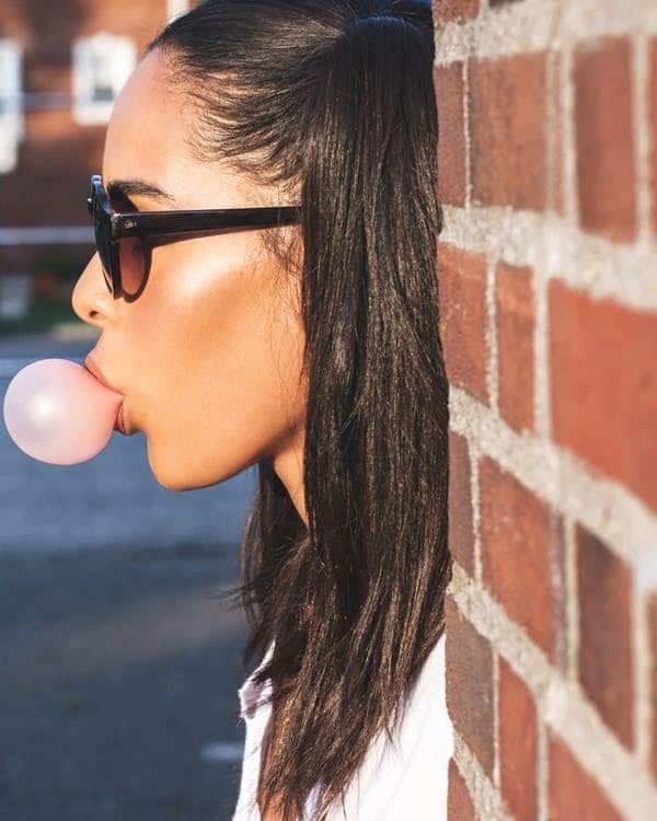 Как да премахнете дъвка от дрехи