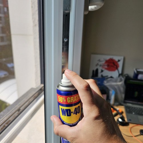 Смазване и почистване на дограма