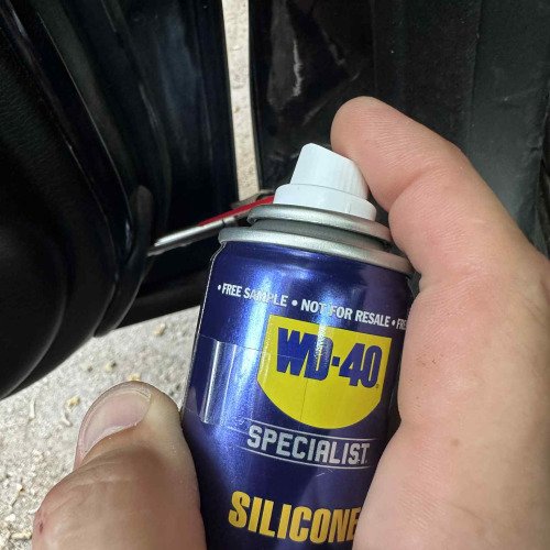 Възстановяване на гланца върху лайстните със WD40!
