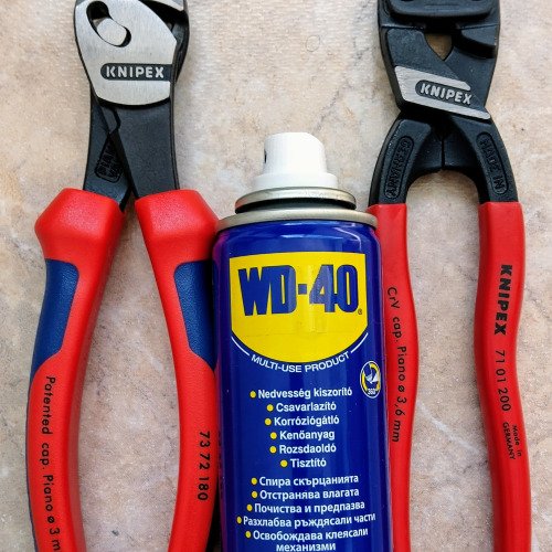WD40 + KNIPEX  = Очаквано добра комбинация!