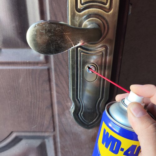 Рутинна обиколка на вратите вкъщи