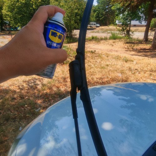 Полагане на слой силиконова течност!