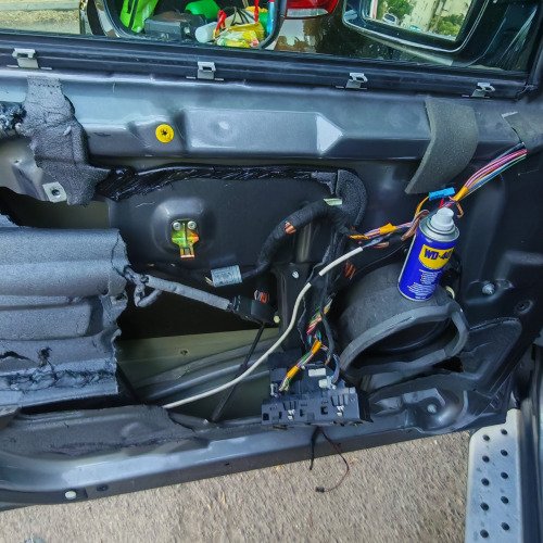 Смазване и отпускане на ключалка!