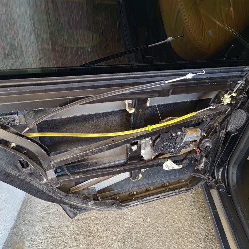 Поправка на брава на врата на Audi