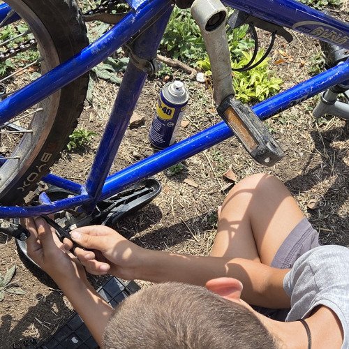 Лесно кото детска игра с WD40