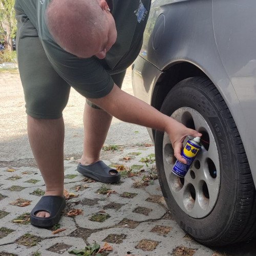 Клеясали водачи на спирачния апарат