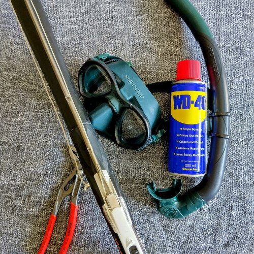 WD-40  срещу солената морска вода...