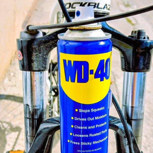Обслужване на предна вилка и скорости на планинско колело с WD-40